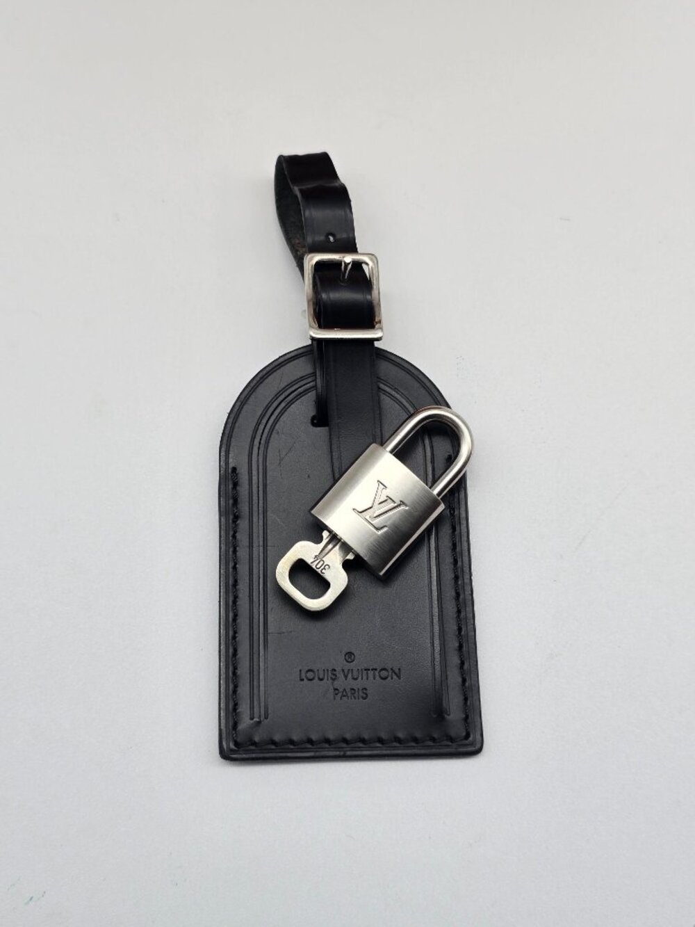 Authentic Louis Vuitton Black Luggage Tag Silver LV Padlock Key & Box - Picture 11 of 14